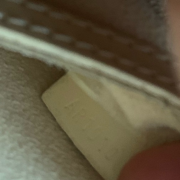 AUTHENTIC LOUIS VUITTON ALMA PM IN EPI (VANILLA) - Picture 9 of 10